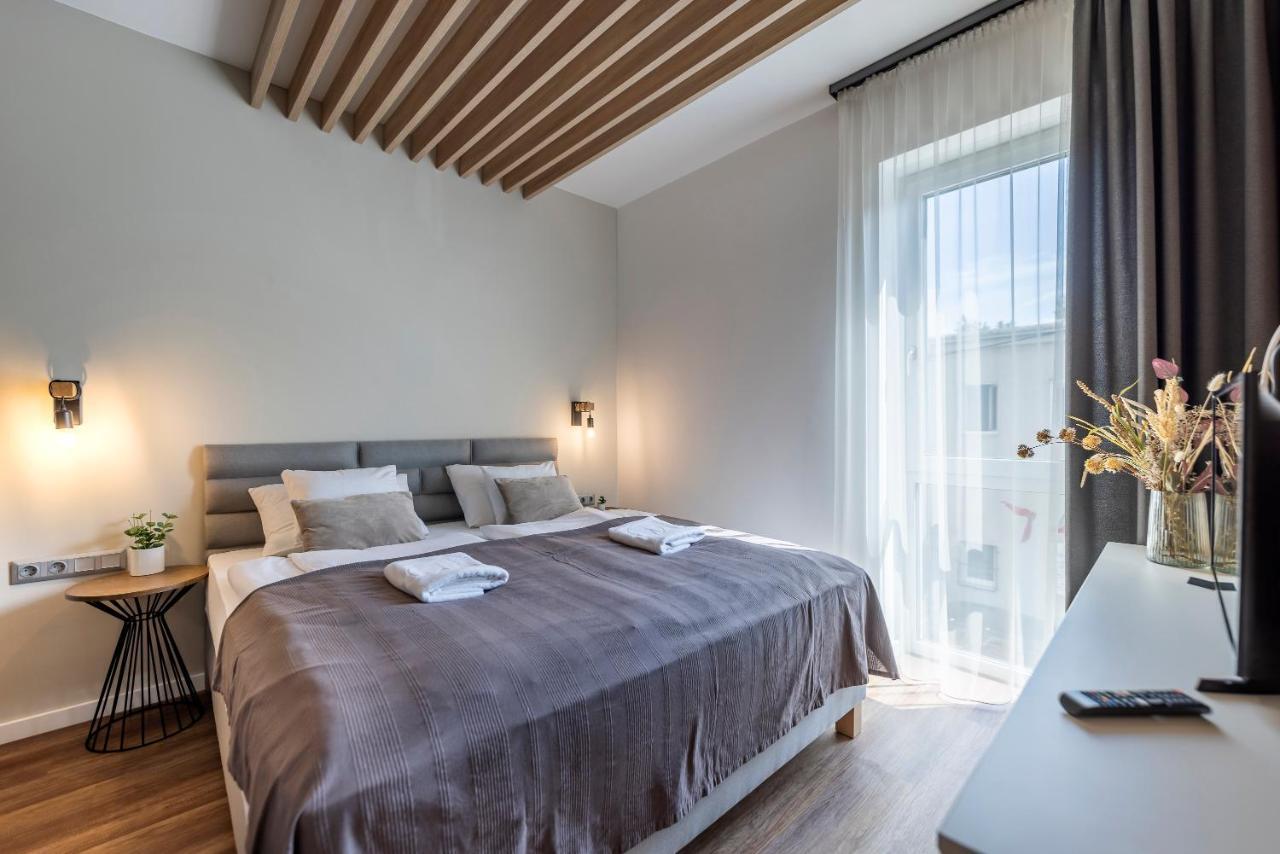 Amade Apartmanok 1 Győr Zimmer foto